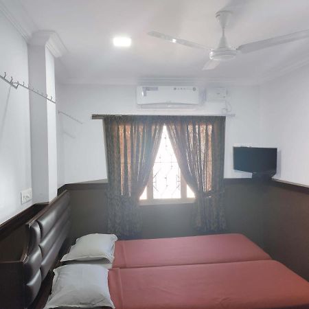 Hotel Maple Regency Kochi Ngoại thất bức ảnh