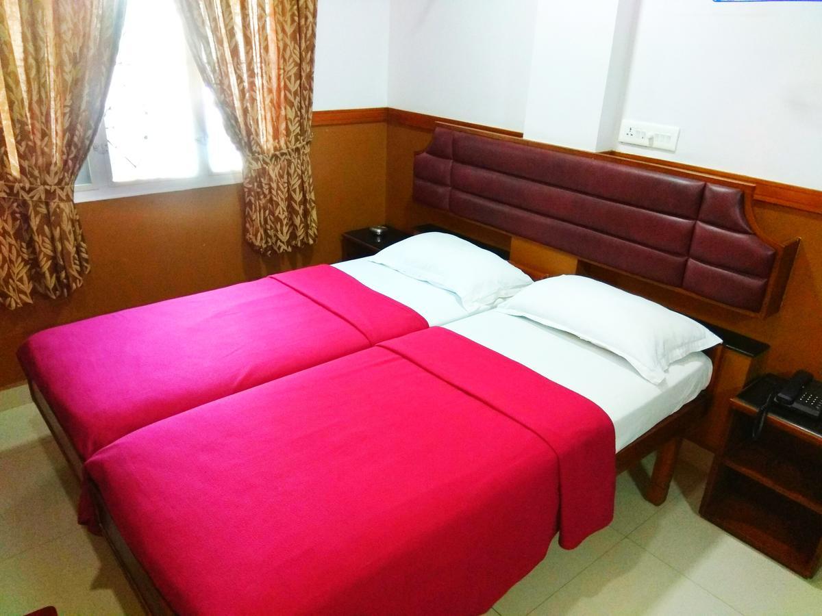 Hotel Maple Regency Kochi Ngoại thất bức ảnh