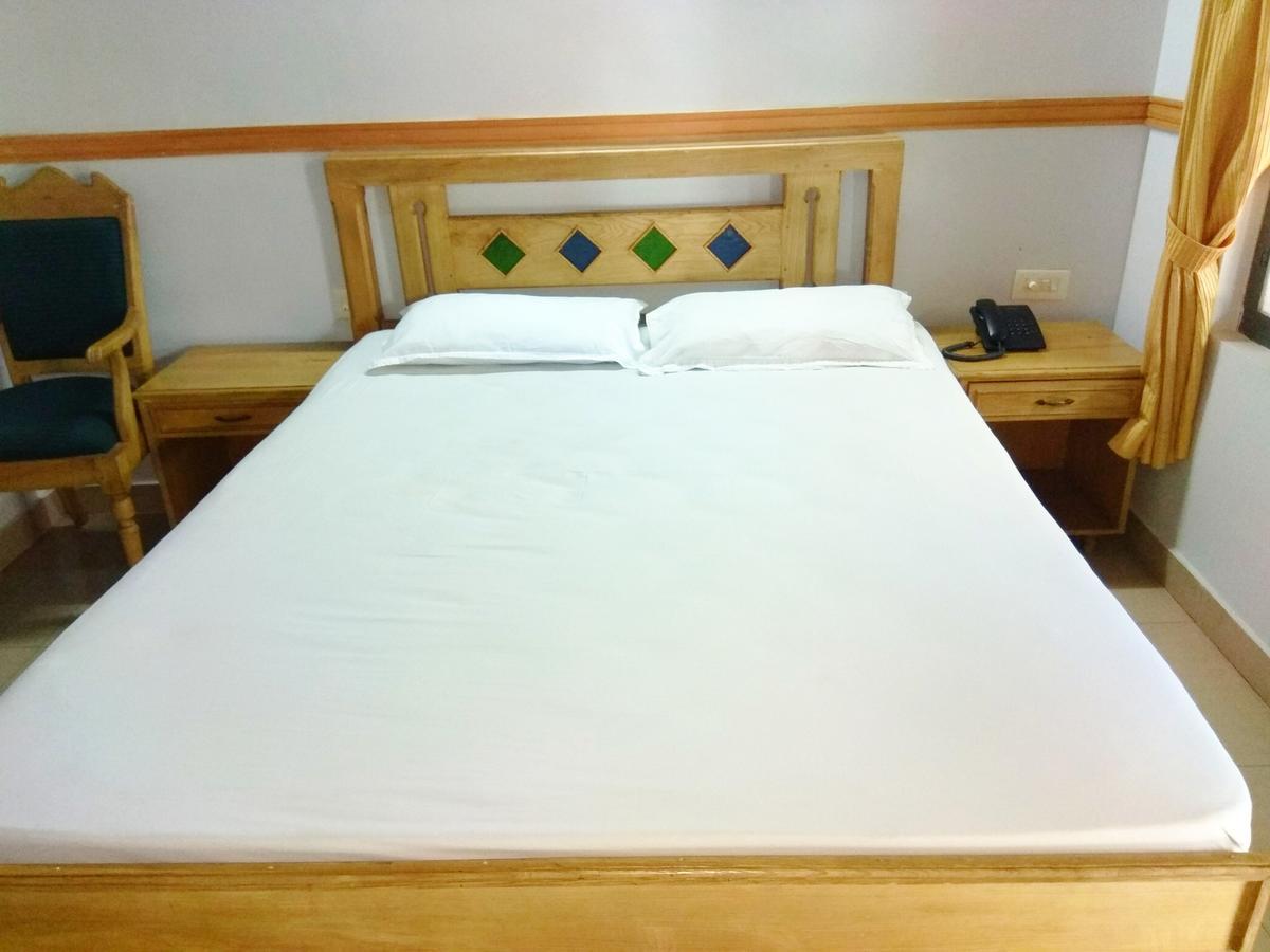 Hotel Maple Regency Kochi Ngoại thất bức ảnh