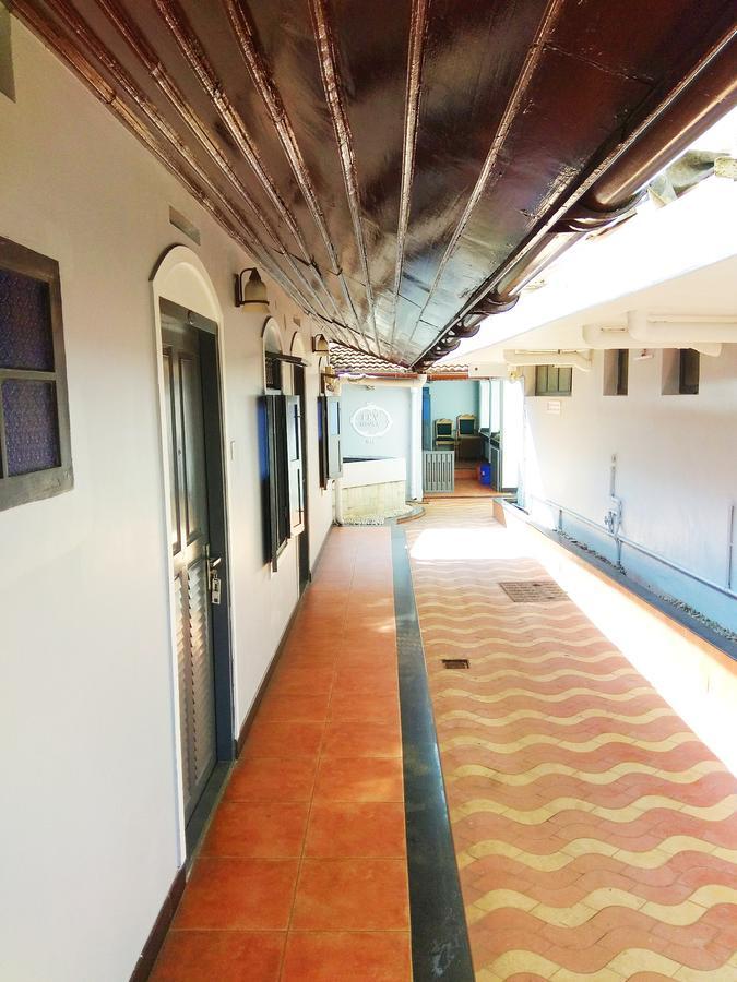 Hotel Maple Regency Kochi Ngoại thất bức ảnh