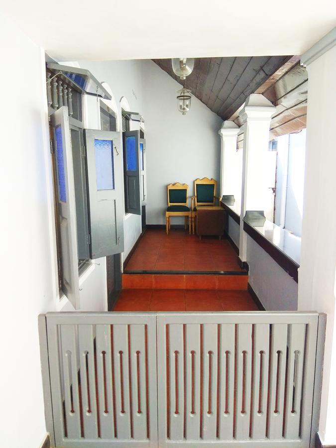 Hotel Maple Regency Kochi Ngoại thất bức ảnh