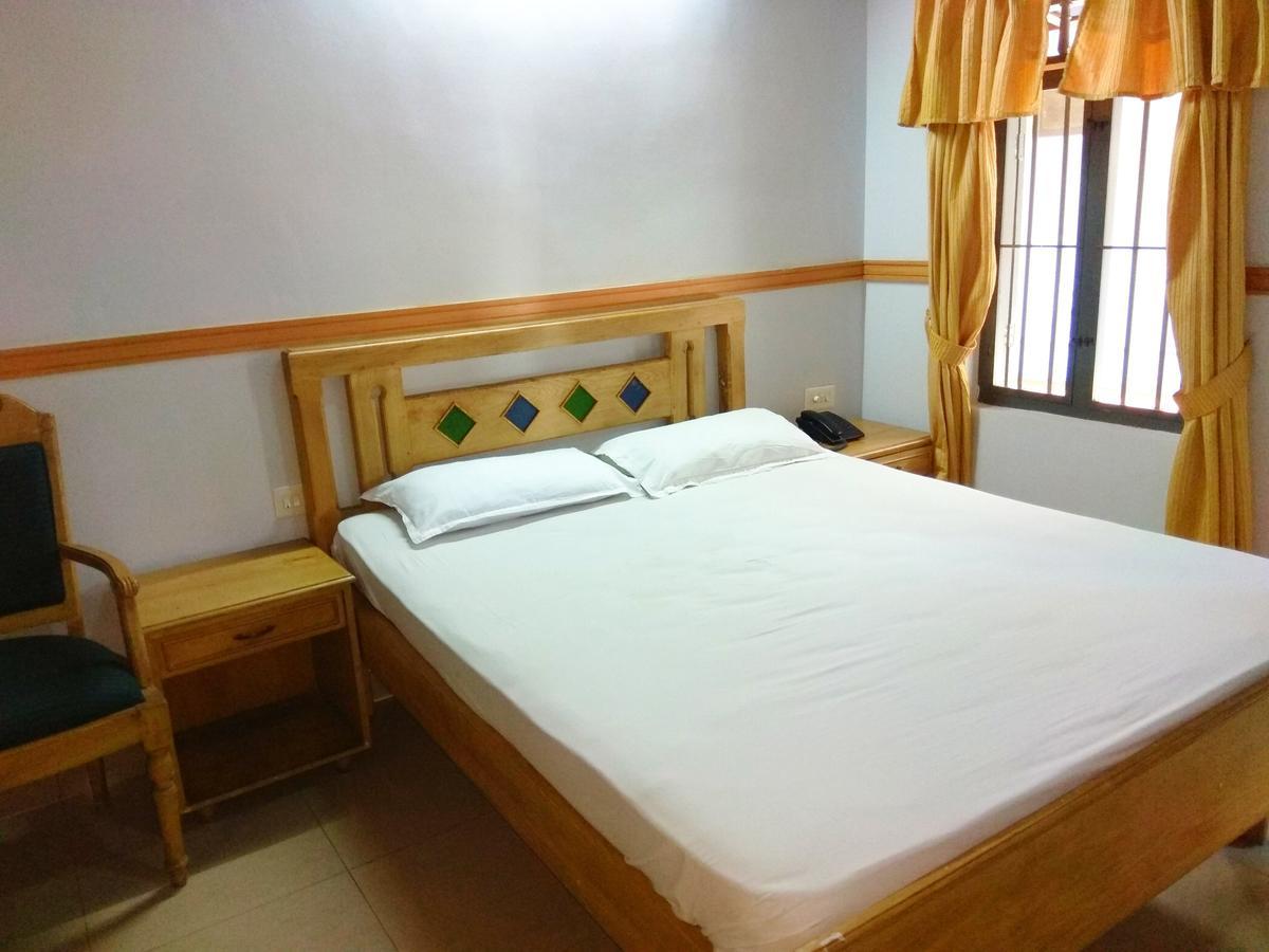Hotel Maple Regency Kochi Ngoại thất bức ảnh