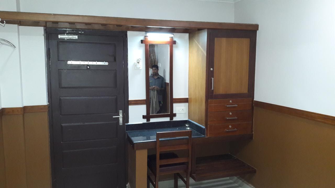 Hotel Maple Regency Kochi Ngoại thất bức ảnh