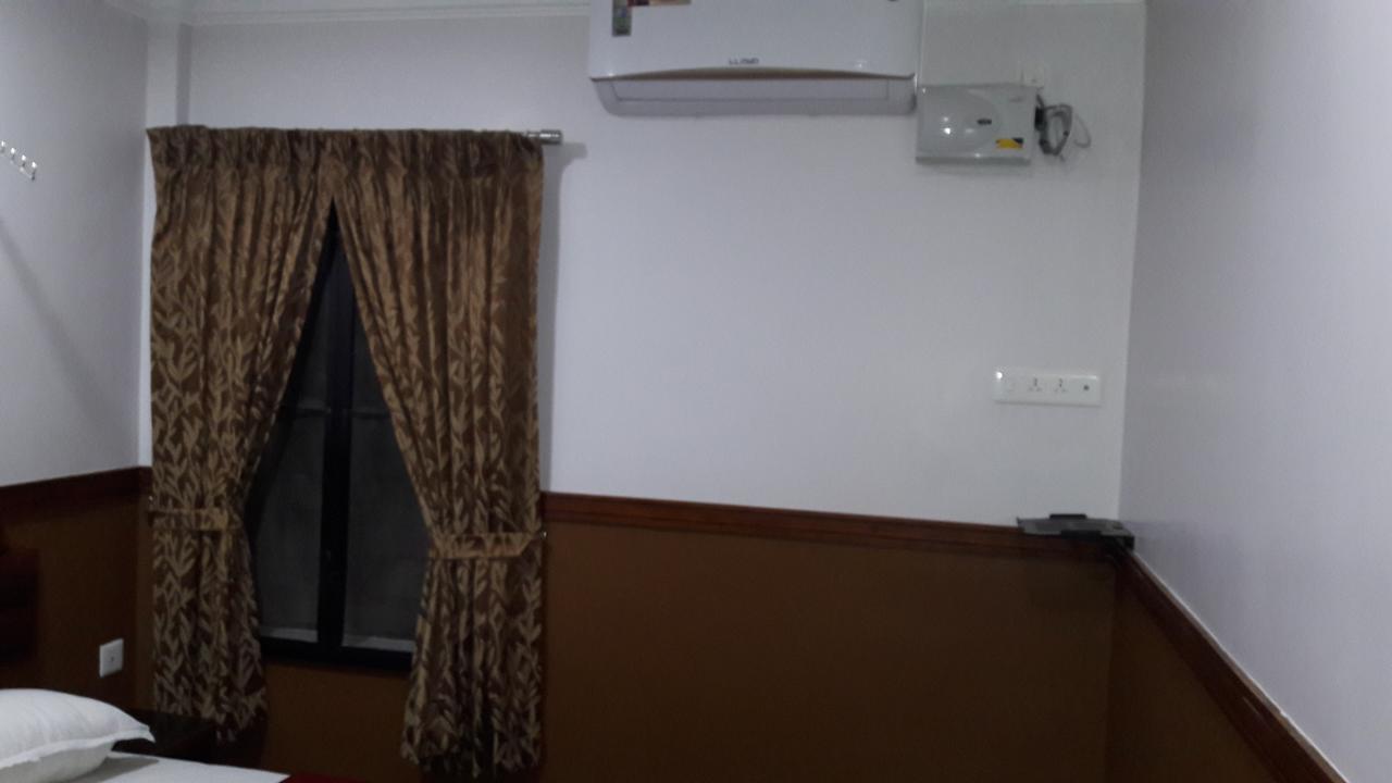 Hotel Maple Regency Kochi Ngoại thất bức ảnh