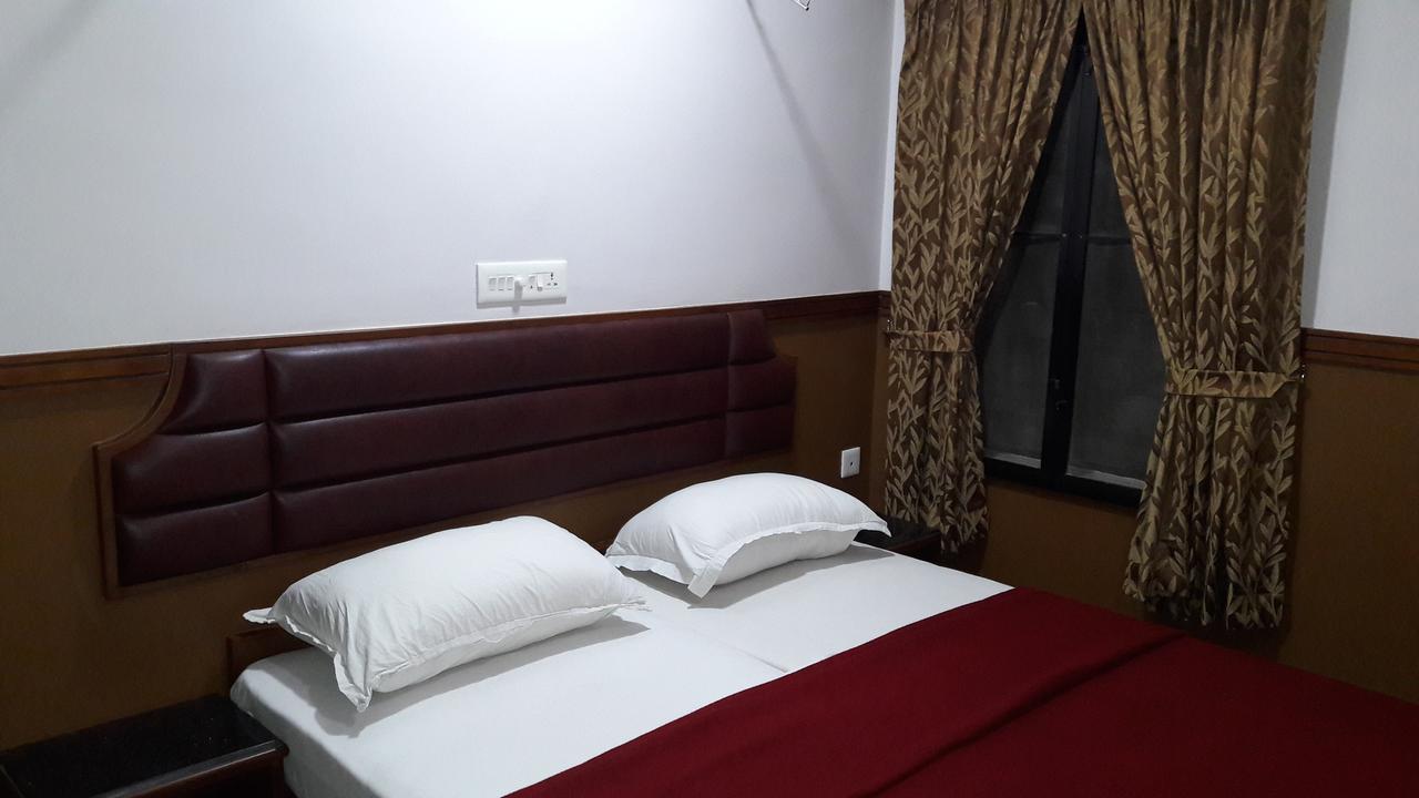 Hotel Maple Regency Kochi Ngoại thất bức ảnh