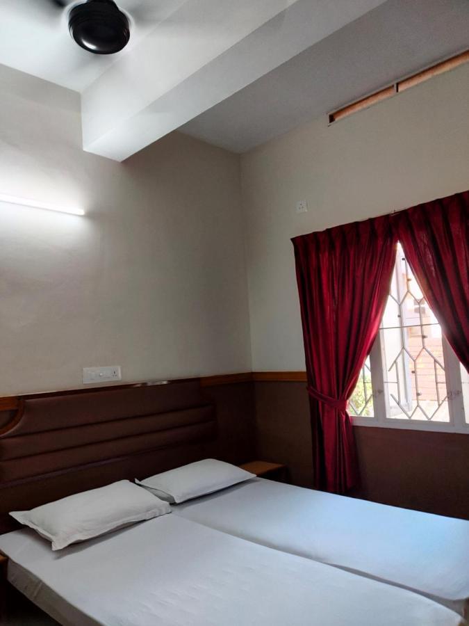 Hotel Maple Regency Kochi Ngoại thất bức ảnh