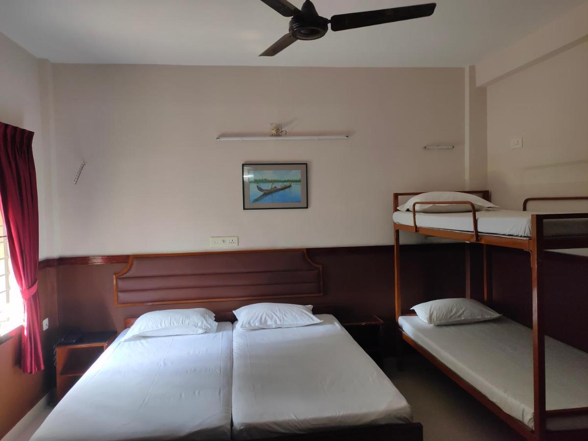 Hotel Maple Regency Kochi Ngoại thất bức ảnh
