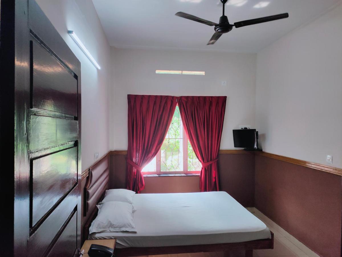 Hotel Maple Regency Kochi Ngoại thất bức ảnh