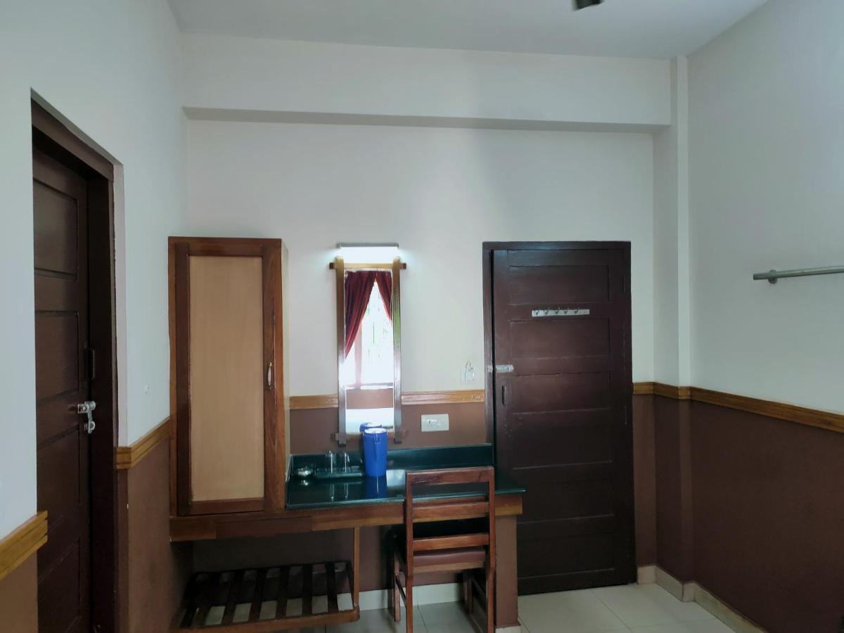 Hotel Maple Regency Kochi Ngoại thất bức ảnh