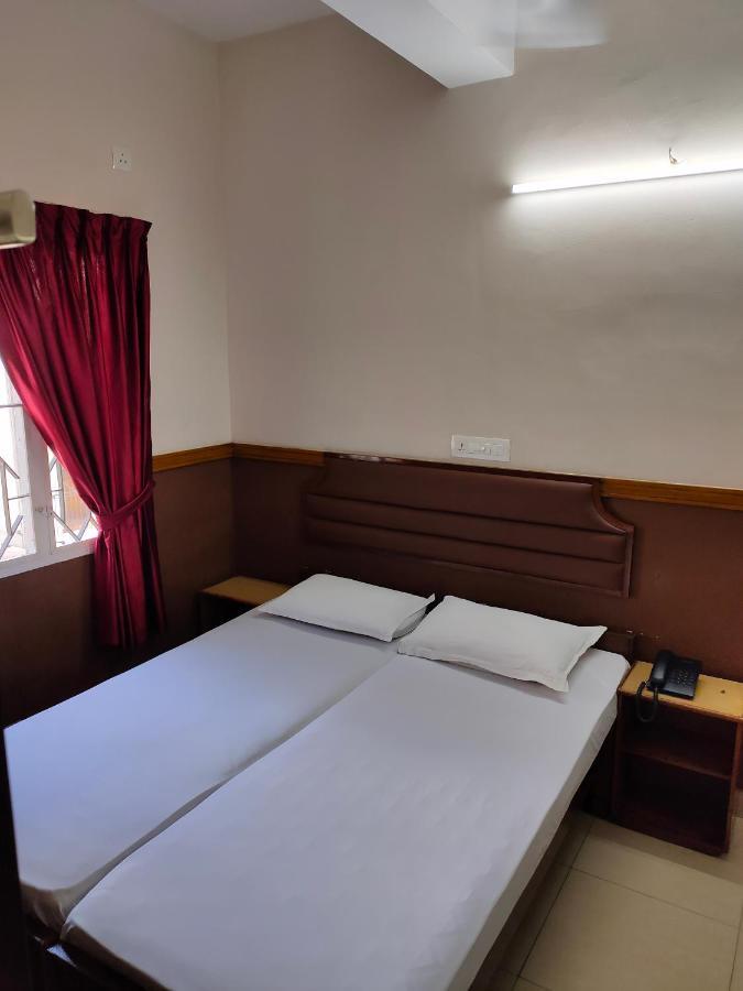 Hotel Maple Regency Kochi Ngoại thất bức ảnh